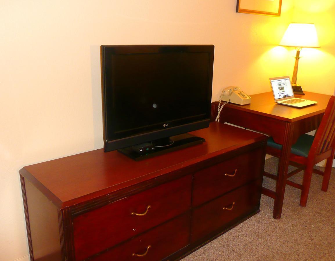 Red Bluff Inn Bagian luar foto