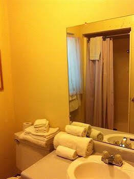 Red Bluff Inn Bagian luar foto